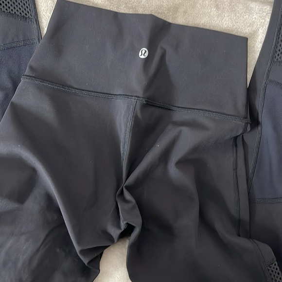 Lululemon Mesh leggings Size 4 - Picture 4 of 4